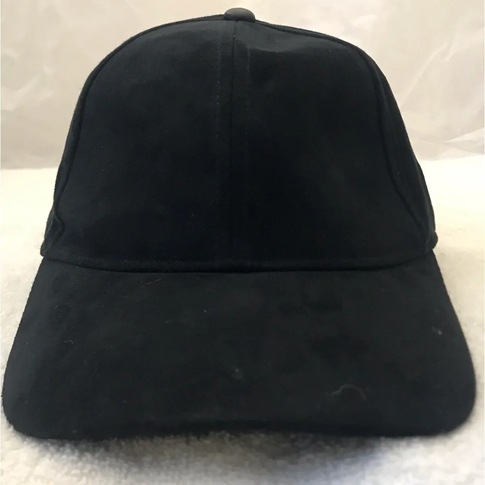 H & M Women's Fitted M/56 Black Velvet Designer Hat